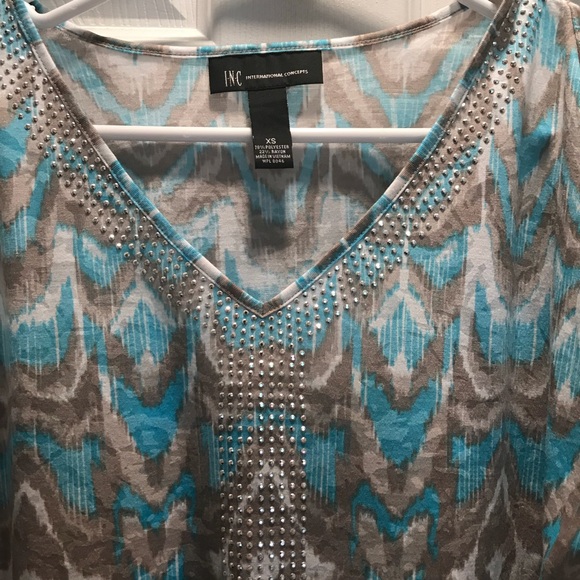 Cold Shoulder Top with silver embellishments - Picture 3 of 5